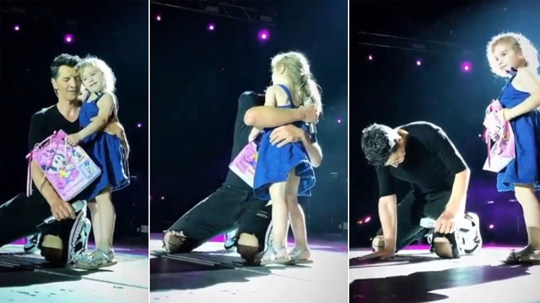 Σάκης Ρουβάς: Η στιγμή που η κόρη του Αριάδνη ανεβαίνει στη σκηνή σε συναυλία του στη Λάρισα