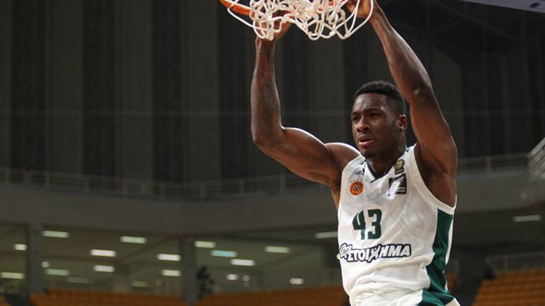 Στο στόχαστρο του Ολυμπιακού ο Θανάσης Αντετοκούνμπο