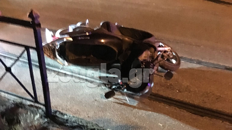 Τροχαίο με δύο τραυματίες που επέβαιναν σε μηχανάκι