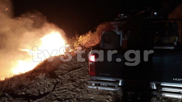 Νύχτα αγωνίας στην Εύβοια: Εκκενώνονται προληπτικά χωριά