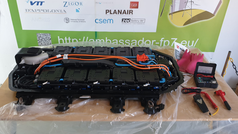 Αυτές είναι οι μπαταρίες από το υβριδικό Mitsubishi Outlander PHEV Αυτές είναι οι μπαταρίες από το υβριδικό Mitsubishi Outlander PHEV