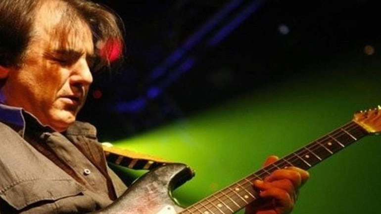 Θλίψη για την απώλεια του μεγάλου κιθαρίστα Γιάννη Σπάθα, ιδρυτικού μέλους των Socrates
