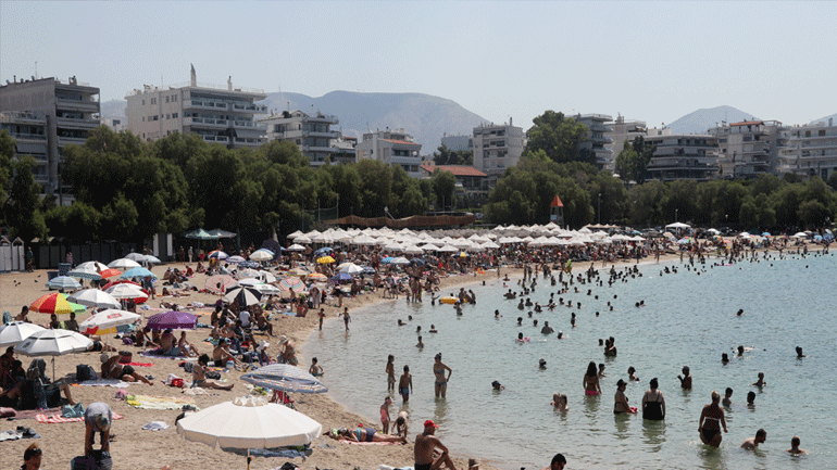 Από την κάλπη… στις παραλίες