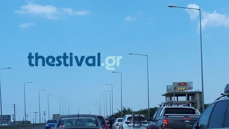 Μετ’ εμποδίων η επιστροφή των εκδρομέων από τη Χαλκιδική – Μποτιλιάρισμα στην Ποτίδαια