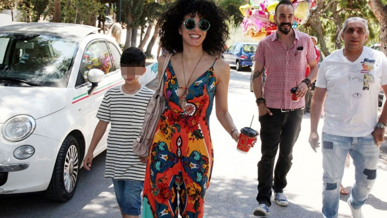 Μ. Σολωμού: «Ο γιος μου έζησε μαζί μου τα παιδικά του χρόνια και τώρα επέλεξε να μείνει με τον μπαμπά του»