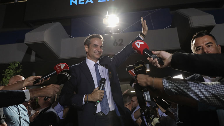 O Mητσοτάκης έλαβε την εντολή σχηματισμού κυβέρνησης