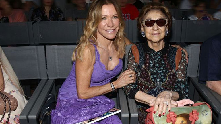 Μαριάννα Λάτση: Σπάνια βραδινή εμφάνιση με τη μητέρα της!