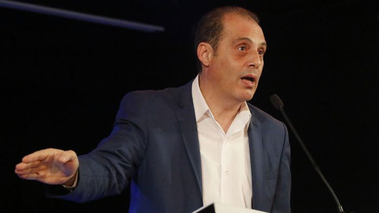 Στα άκρα η κόντρα Βελόπουλου – Νασίκα για τα οφίτσια