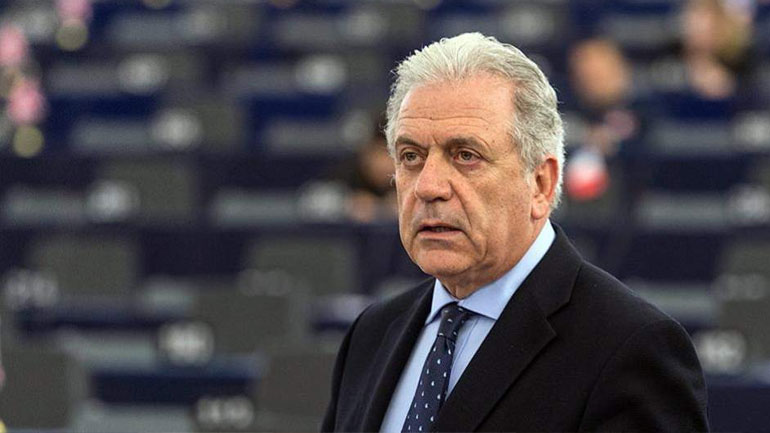 Δ. Αβραμόπουλος στην Die Welt: «Προσωρινές συμφωνίες» για την υποδοχή των μεταναστών