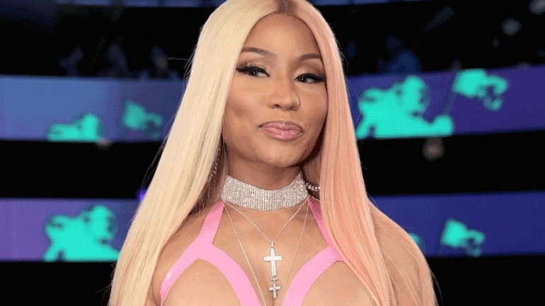 Η Νίκι Μινάζ ακύρωσε τη συναυλία στη Σαουδική Αραβία