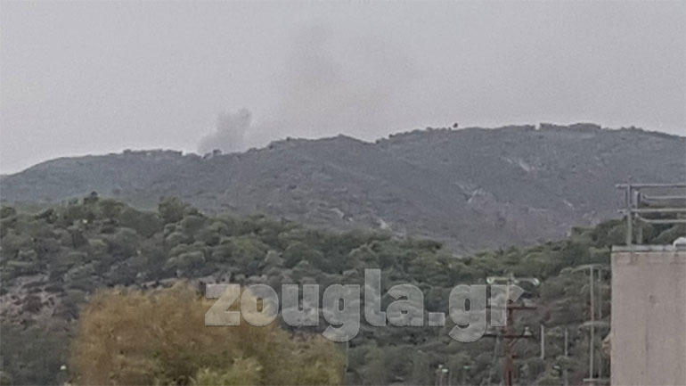 Σε εξέλιξη πυρκαγιά στους Αγίους Θεοδώρους