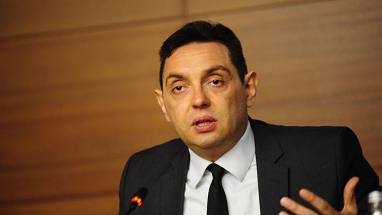 Απαγορεύτηκε η είσοδος του Σέρβου υπουργού Άμυνας στο Κόσοβο