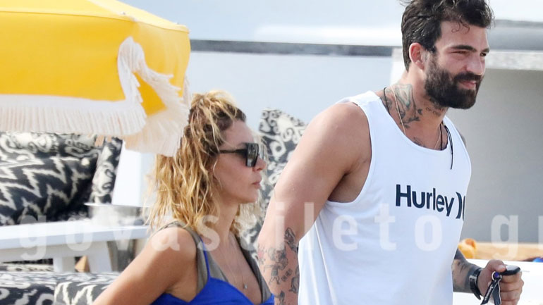 Μαρία Καλάβρια – Δημήτρης Αλεξάνδρου: Τρυφερά τετ α τετ σε παραλία της Μυκόνου!