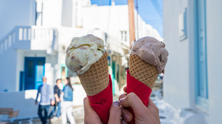 Τα καλύτερα μέρη για να φας παγωτό στις διακοπές – Οι γαστρονομικές εμπειρίες που θα σας μείνουν αξέχαστες