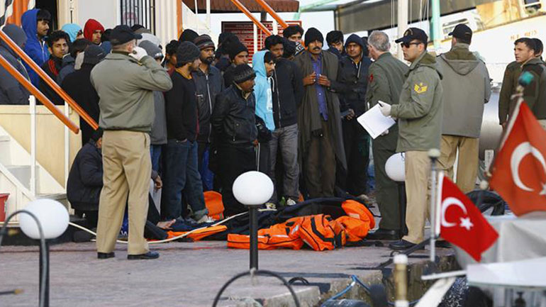 Οι Αρχές εμπόδισαν σχεδόν 800 πρόσφυγες και μετανάστες να περάσουν στο ευρωπαϊκό έδαφος