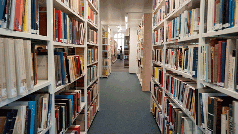 Χρωματιστές ιστορίες με αφορμή τον Μυριβήλη