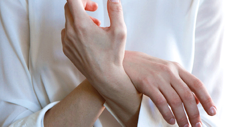 Πώς θα ανακουφιστείτε άμεσα από τις ενοχλήσεις στις αρθρώσεις