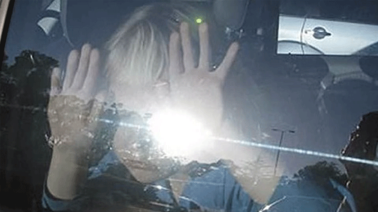 Κάλυμνος: Κλείδωσε το παιδί της στο αμάξι – Περαστικοί έσπασαν τα τζάμια