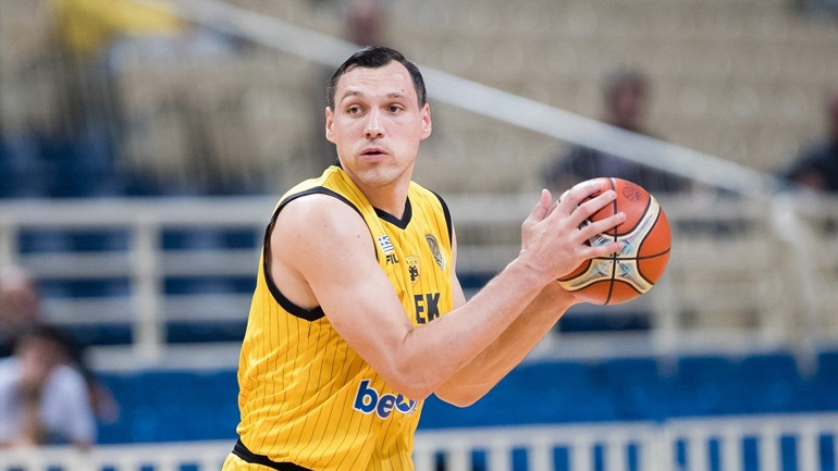 Ευτυχισμένος για την παραμονή του στην ΑΕΚ ο Ματσιούλις