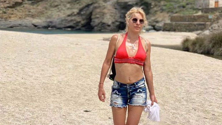 Ελένη Μενεγάκη: Έτσι περνάει τα πρωινά της στην Άνδρο!