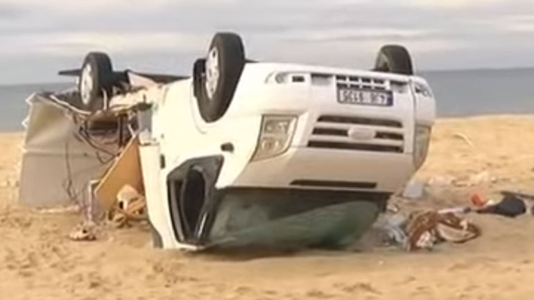 Το μοιραίο τροχόσπιτο που ανετράπη κατά τη διάρκεια της χθεσινής φονικής κακοκαιρίας