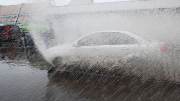 Ξαφνικό κύμα κακοκαιρίας στη νότια Ιταλία με 18 τραυματίες