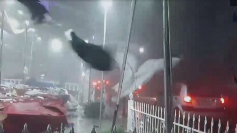 Χαλκιδική: Συγκλονιστικό βίντεο αποτυπώνει τη σφοδρότητα των ανέμων