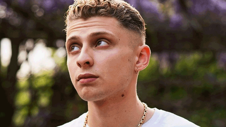 Φωτογραφικό βιβλίο για τον σκέιτερ, μοντέλο και καλλιτέχνη Blondey McCoy