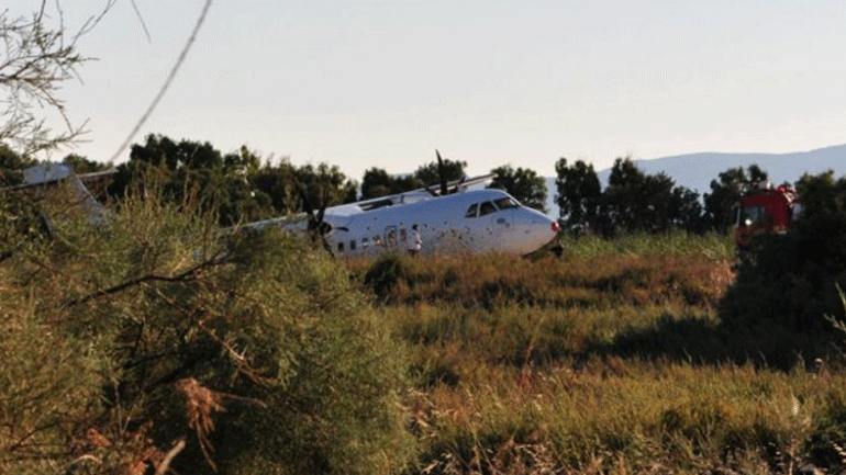 Νάξος: Αεροσκάφος βρέθηκε σε χαντάκι – Κλειστό το αεροδρόμιο