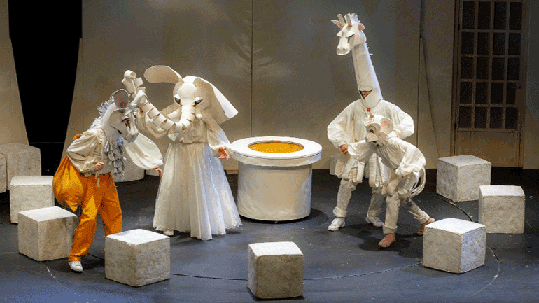 «Το βαλς με τα παραμύθια» της Κάρμεν Ρουγγέρη στο Κορωπί