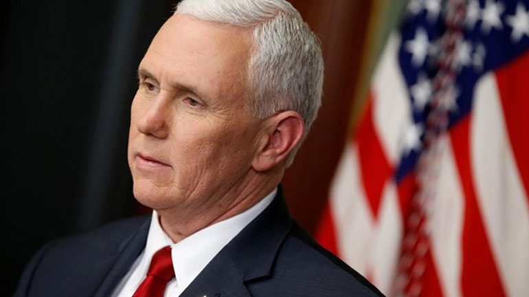 Ο Μάικ Πενς επισκέφθηκε ένα υπερπλήρες και με κακές συνθήκες υγιεινής κέντρο κράτησης μεταναστών στο Τέξας