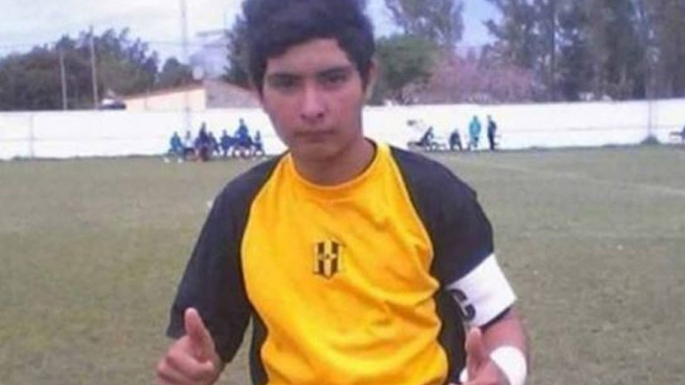 Video-σοκ: 17χρονος τερματοφύλακας άφησε την τελευταία του πνοή μετά από απόκρουση πέναλτι!