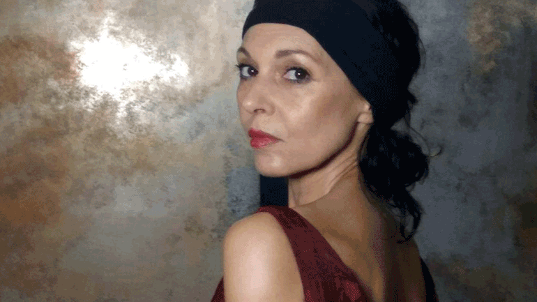 «Μαρίκα Κοτοπούλη, το αγρίμι» με τη Δήμητρα Παπαδήμα στο θέατρο Αθήναιον