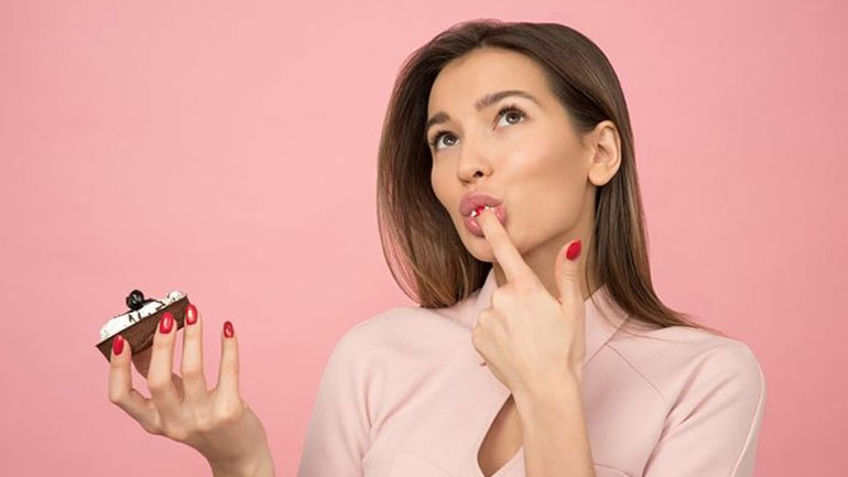 Οι τροφές που επιταχύνουν τη διαδικασία γήρανσης του δέρματος