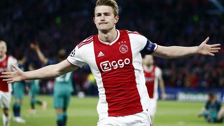 Γιουβέντους: Τη Δευτέρα στο Τορίνο ο Ντε Λιχτ