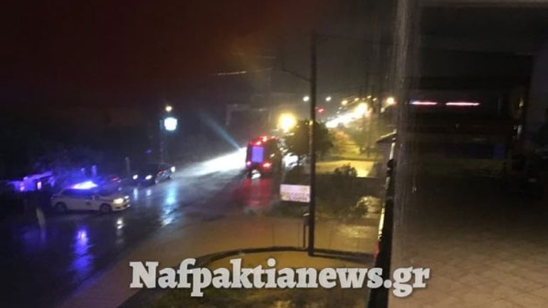 Αποκαθίστανται τα προβλήματα στην κυκλοφορία των οχημάτων – Πλημμύρες στην Ναύπακτο και σε γειτονικές περιοχές