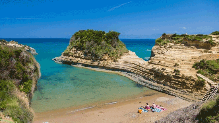 Canal d’ amour: Η πιο ιδιαίτερη παραλία της Κέρκυρας