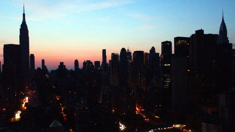 Xάος στη Νέα Υόρκη από black out στο Μανχάταν – Aκινητοποιημένο το μετρό