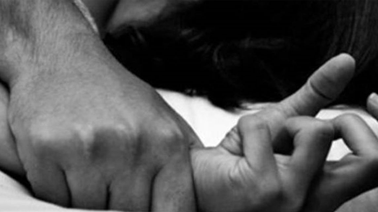 Βρετανή στη Ρόδο καταγγέλλει τον ομαδικό βιασμό της σε βάρκα