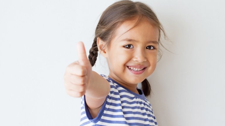 Τα πρώτα κρίσιμα χρόνια του παιδιού – Το βιβλίο της Penelope Leach που θα εμπνεύσει κάθε γονέα