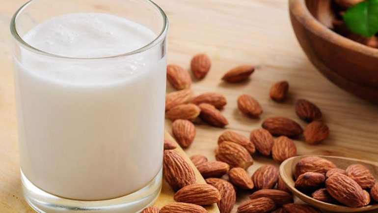 Τι είναι το γάλα αμυγδάλου;