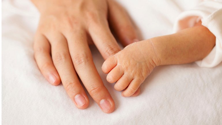 Τα πρόωρα παιδιά είναι λιγότερο πιθανό να σχηματίσουν ρομαντικές σχέσεις κατά την ενηλικίωση