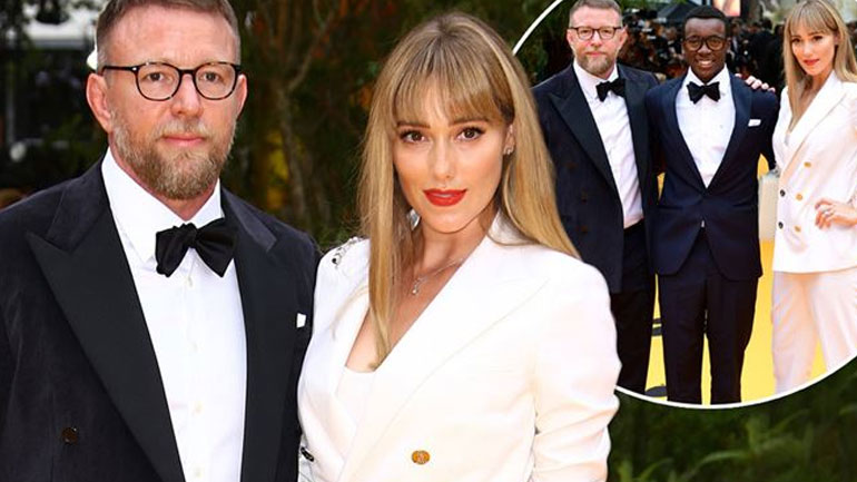 Guy Ritchie: Σπάνια δημόσια εμφάνιση με τη σύζυγό του και τα παιδιά τους!