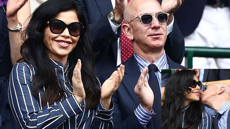 Jeff Bezos: Η πρώτη του δημόσια εμφάνιση με την «πέτρα του σκανδάλου» μετά το διαζύγιό του