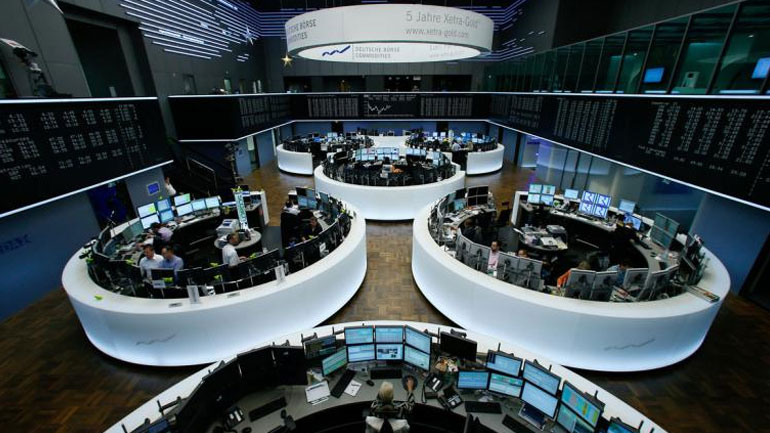 Οριακές διακυμάνσεις στις ευρωαγορές – Μικρή πτώση για το ευρώ