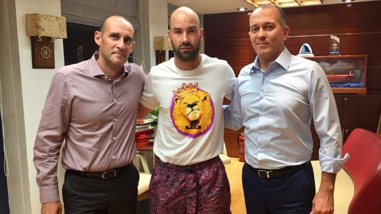 Ανανέωσε με τον Ολυμπιακό ο Βασίλης Σπανούλης