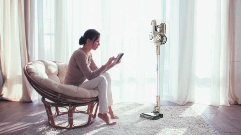Hoover H-FREE 800: Η πρώτη ασύρματη και δικτυωμένη σκούπα χειρός!
