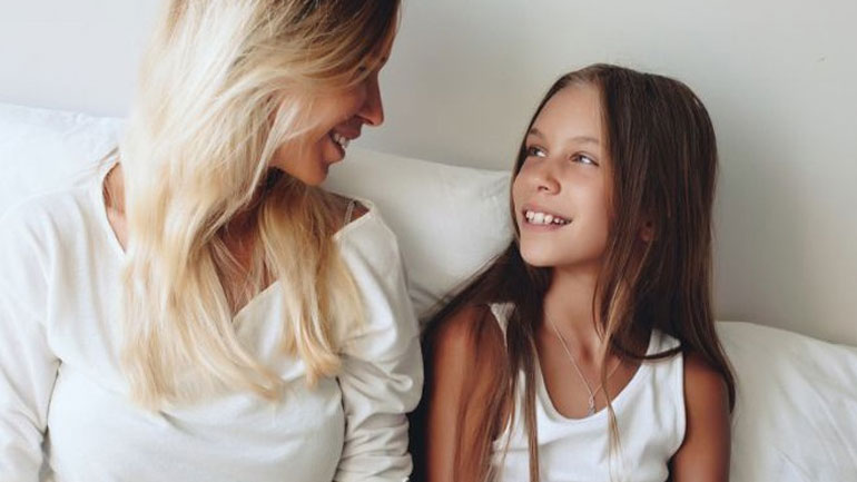 Γιατί οι νέες γενιές κοριτσιών τείνουν να έχουν περίοδο σε μικρότερες ηλικίες;