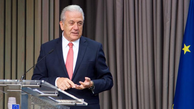 Αβραμόπουλος στην Il Messaggero: Χρειάζονται νόμιμες οδοί για τους πρόσφυγες