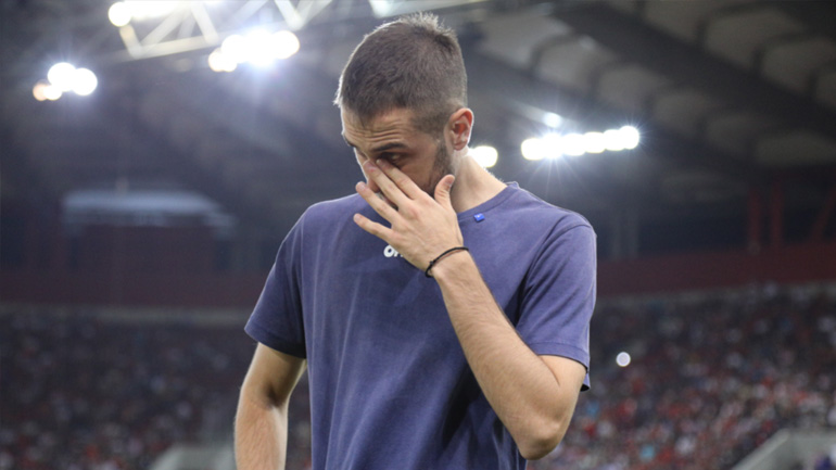 Δεν μπορούσε να κρύψει τη συγκίνησή του ο Κώστας Φορτούνης για το βίντεο συμπαράστασης που του έφτιαξαν οι ερυθρόλευκοι και προβλήθηκε στα μάτριξ με αφορμή τον σοβαρό τραυματισμό του